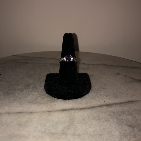🌕Purple stone accents on silver tone ring - Picture 2 of 7